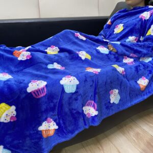 Cobija Pequeña con Mangas Cake Fondo Azul